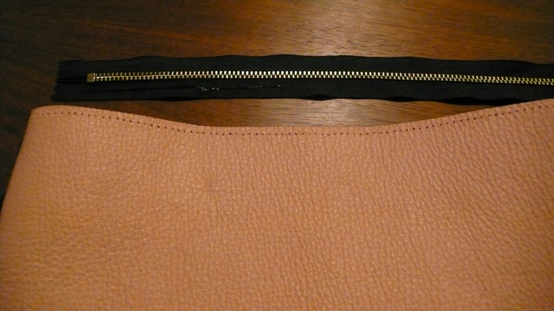 Illustration for article titled This Awesome Purse Is Incredibly Easy To Make (Here's How!)